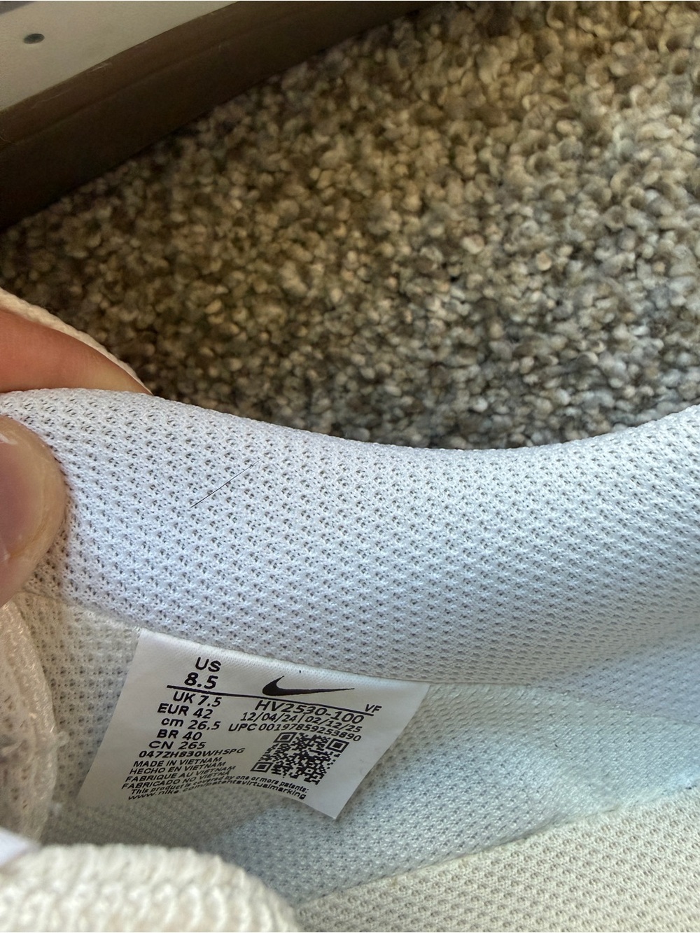 Nike Women’s Low-Top Sneakers in White, Gray Size 10 - Picture 9 of 12